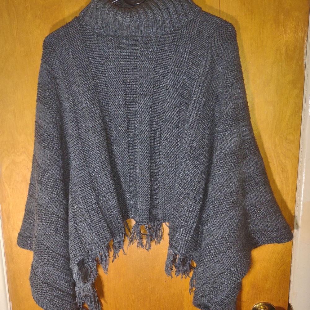 Turtleneck sweater shawl.one size. Grey colored